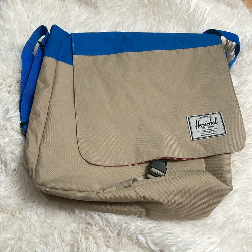 Herschel Canvas Crossbody Bag In Great Condition